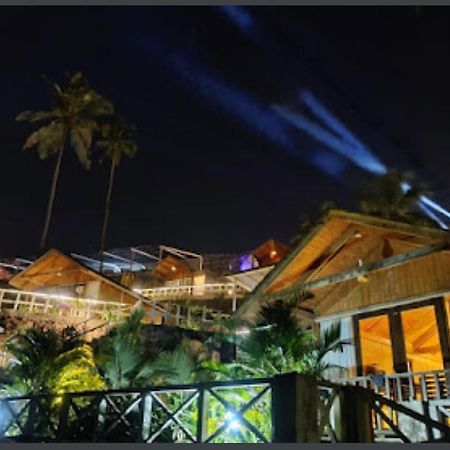 Flamingo Beach Resort Гоа Экстерьер фото