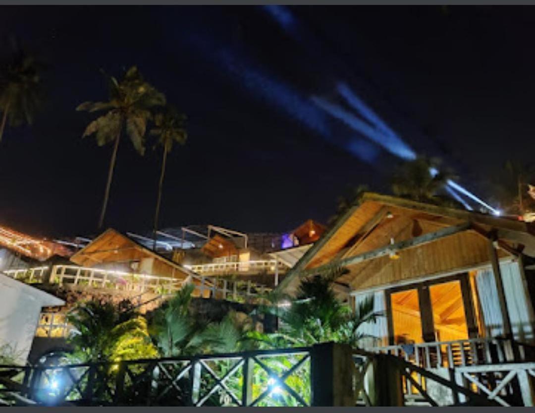 Flamingo Beach Resort Гоа Экстерьер фото