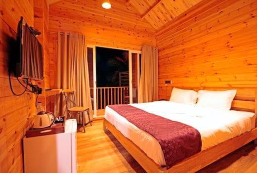 Flamingo Beach Resort Гоа Экстерьер фото