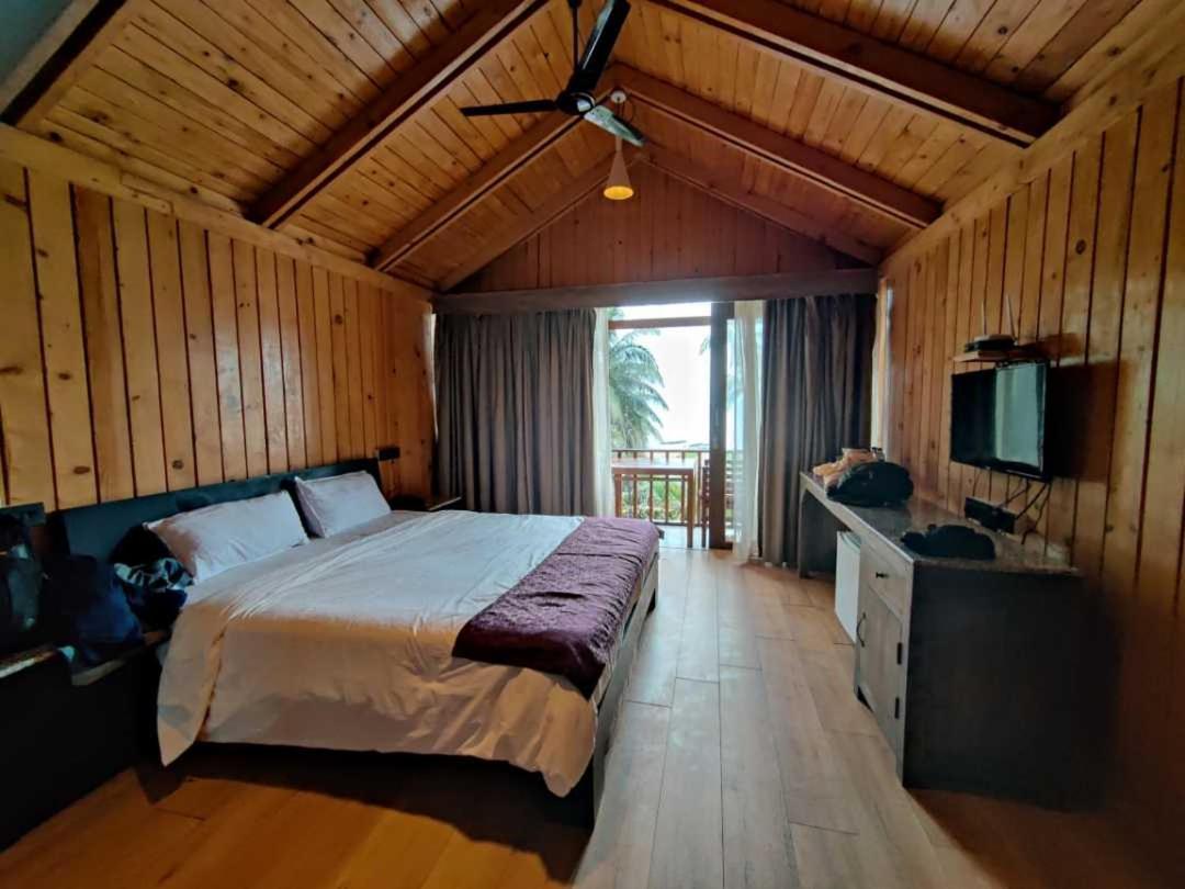 Flamingo Beach Resort Гоа Экстерьер фото